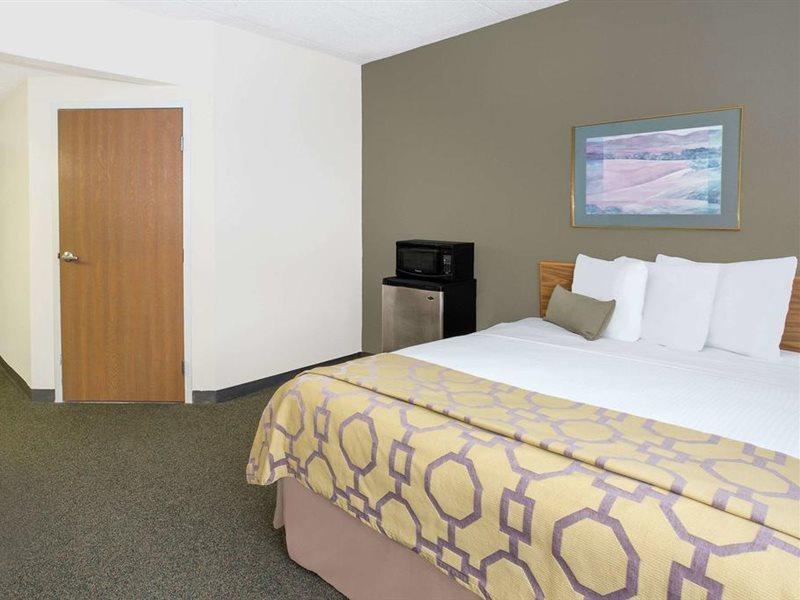 เบย์มอนต์ บาย วินด์แฮม เจนส์วิลล์ Hotel ภายนอก รูปภาพ